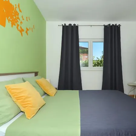 Apartments Nina Vinišće Esterno foto
