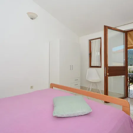 Apartments Nina Vinišće Esterno foto