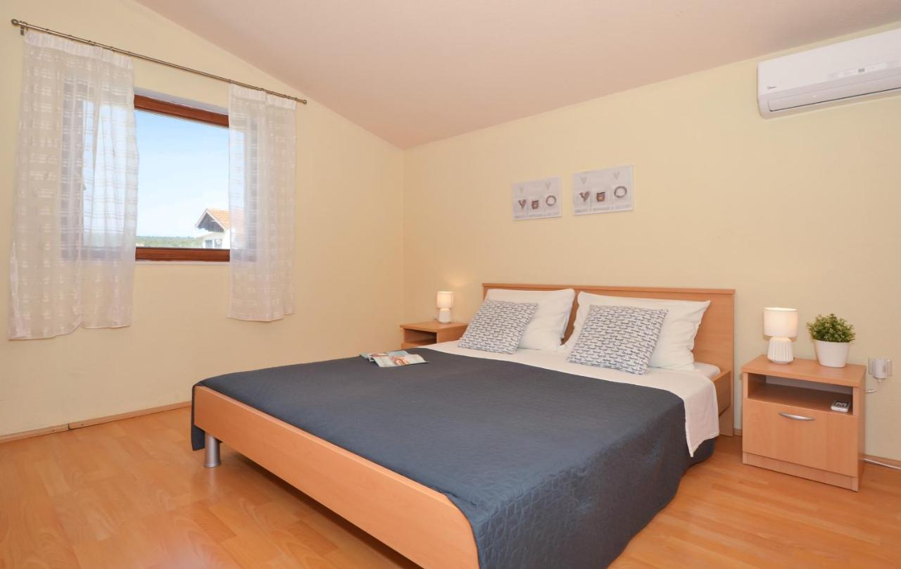 Apartment Apartments Nina