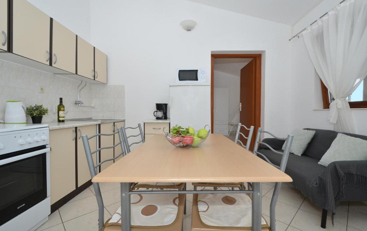 Apartment Apartments Nina